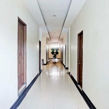 Oyo 627 Tirta Kencana Syariah Hotel Pekanbaru Kültér fotó