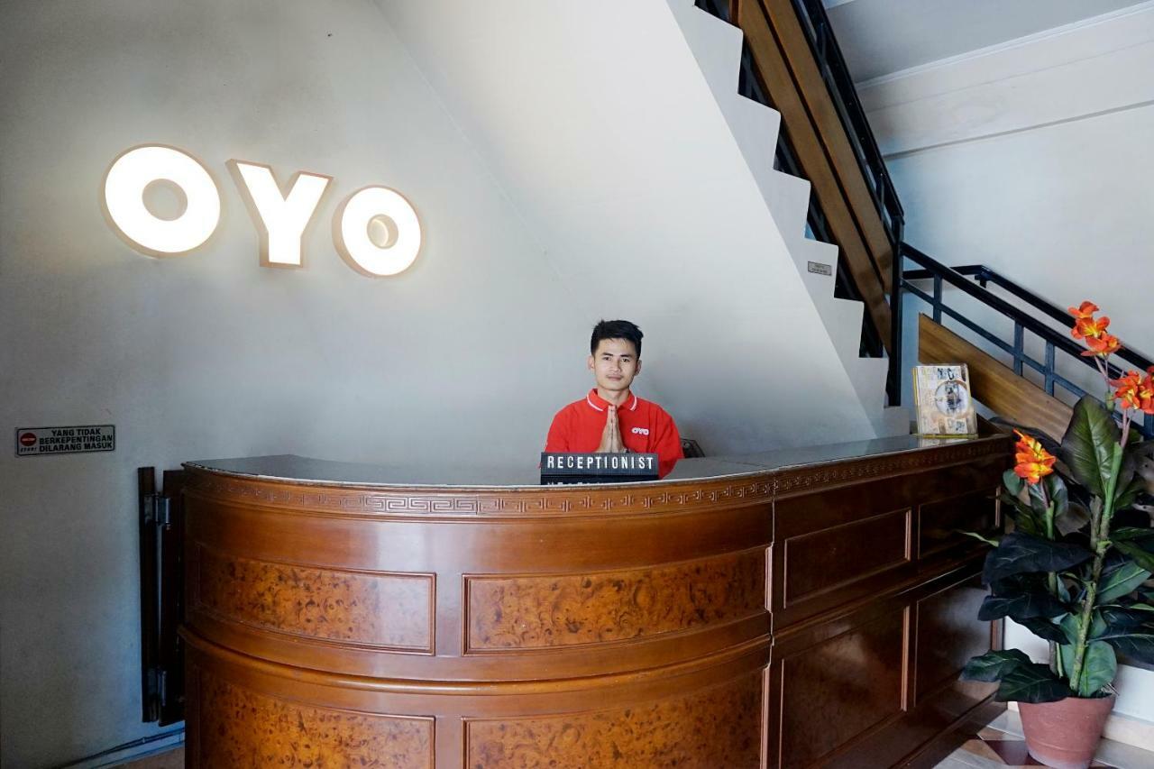 Oyo 627 Tirta Kencana Syariah Hotel Pekanbaru Kültér fotó
