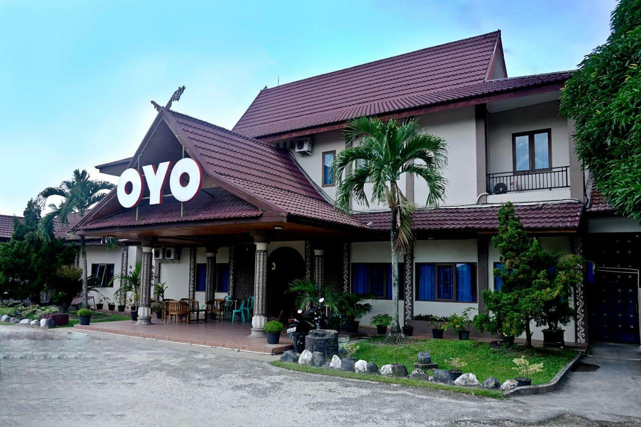 Oyo 627 Tirta Kencana Syariah Hotel Pekanbaru Kültér fotó