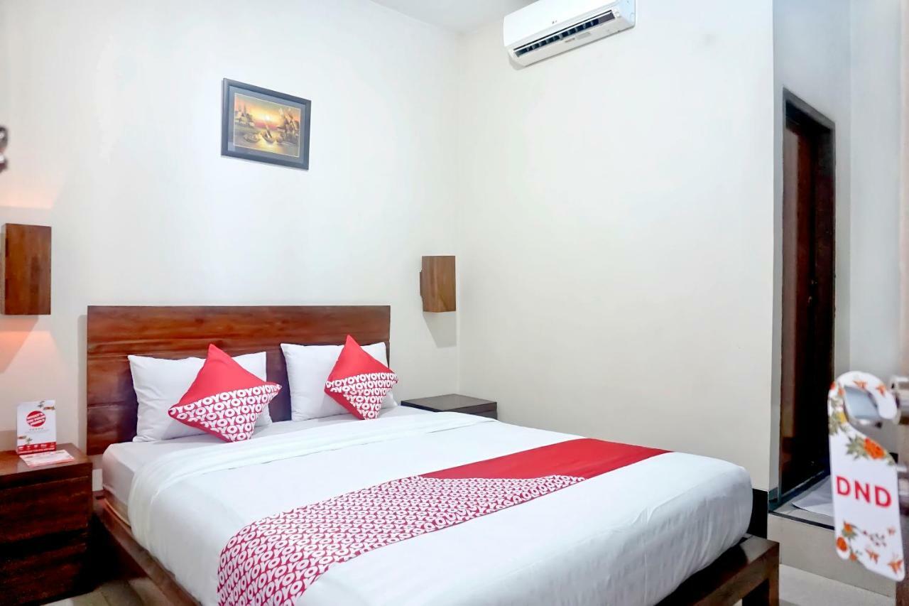 Oyo 627 Tirta Kencana Syariah Hotel Pekanbaru Kültér fotó