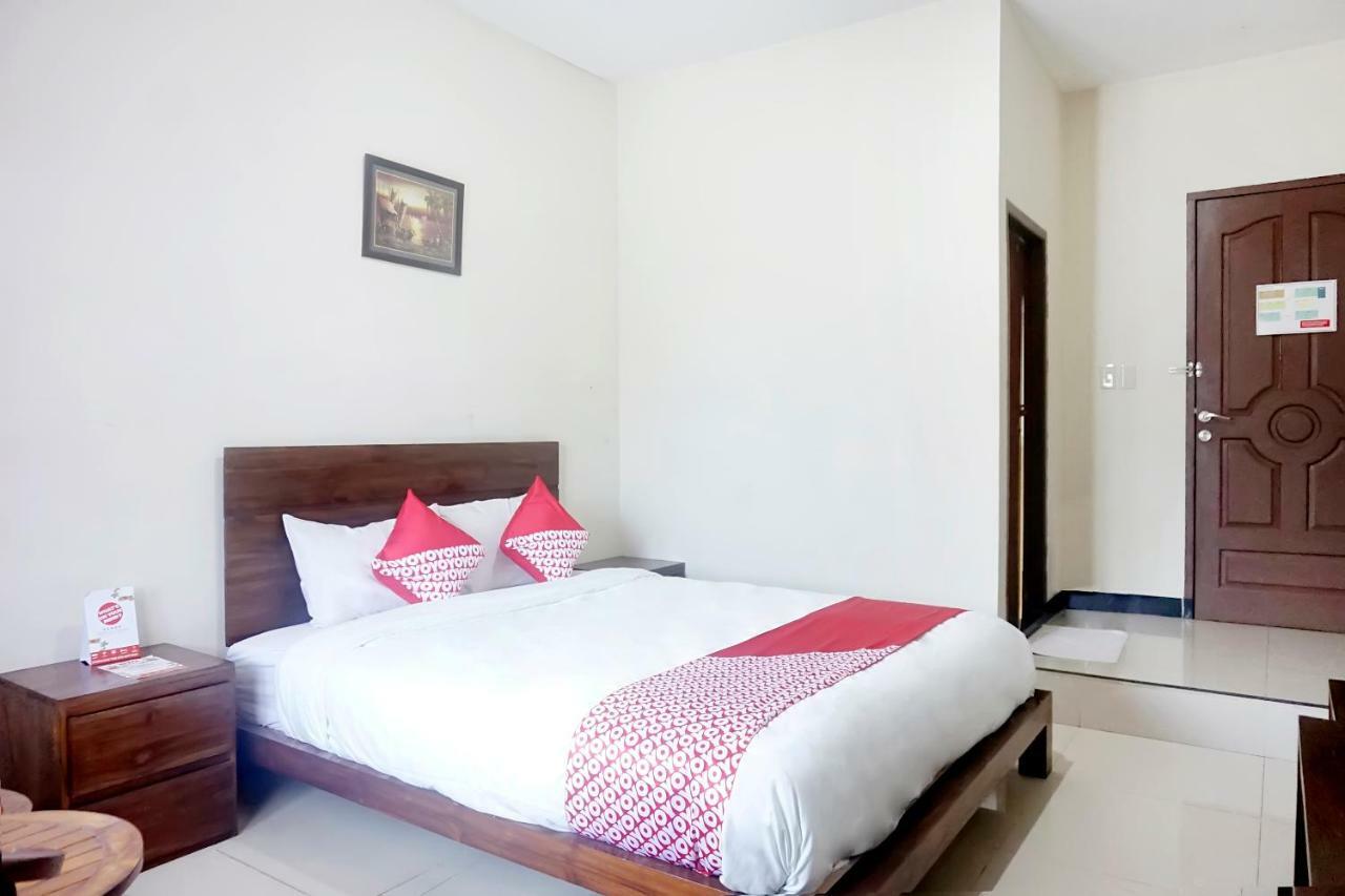 Oyo 627 Tirta Kencana Syariah Hotel Pekanbaru Kültér fotó