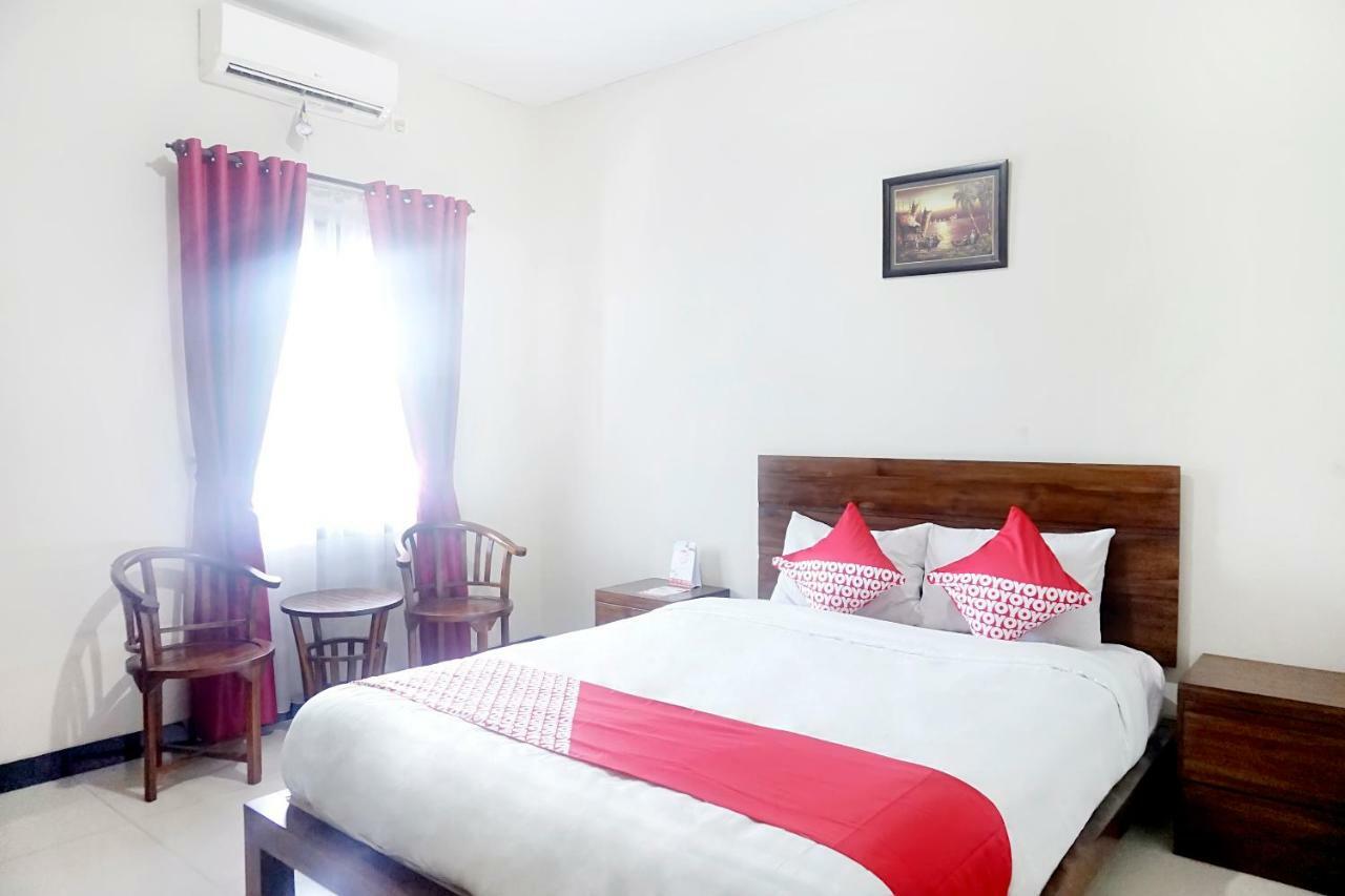 Oyo 627 Tirta Kencana Syariah Hotel Pekanbaru Kültér fotó