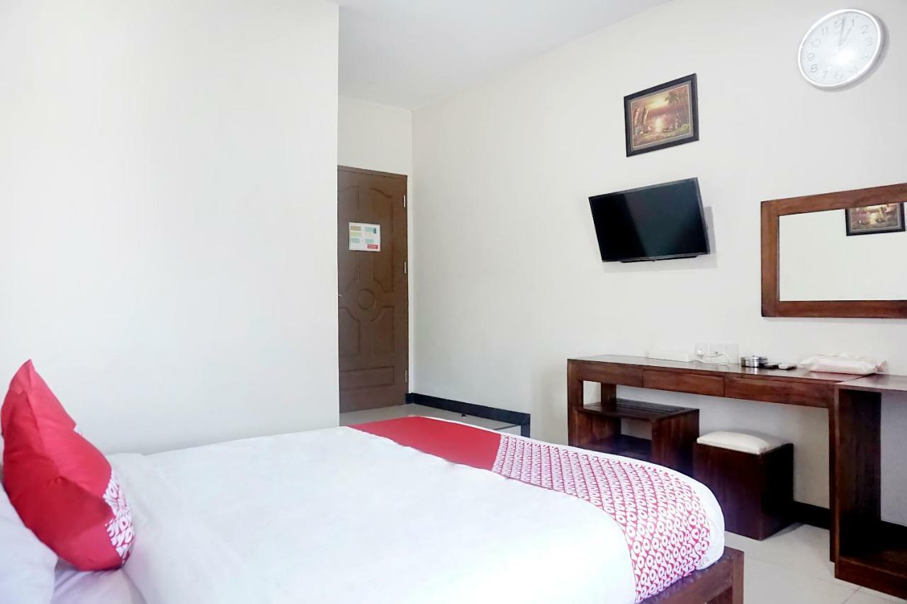 Oyo 627 Tirta Kencana Syariah Hotel Pekanbaru Kültér fotó
